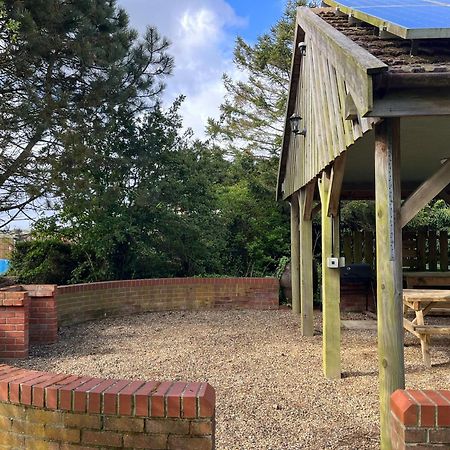 Spacious 6-Bed Home, Near The Norfolk Broads Clippesby Zewnętrze zdjęcie