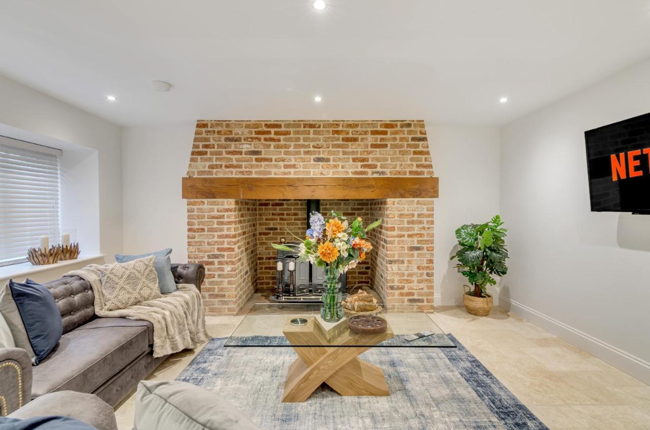Spacious 6-Bed Home, Near The Norfolk Broads Clippesby Zewnętrze zdjęcie