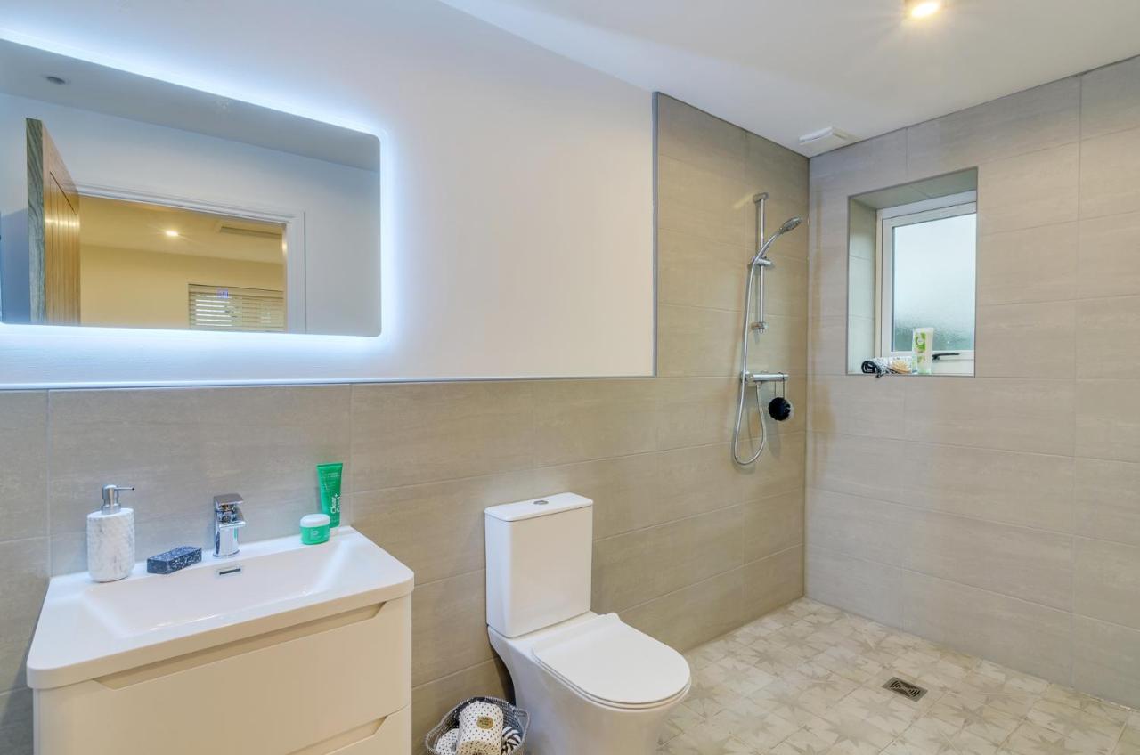 Spacious 6-Bed Home, Near The Norfolk Broads Clippesby Zewnętrze zdjęcie