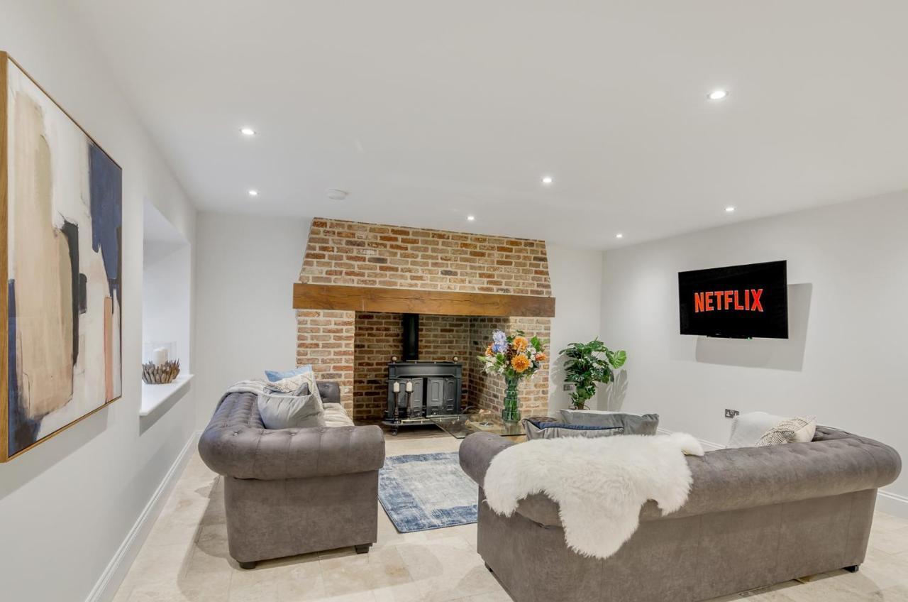 Spacious 6-Bed Home, Near The Norfolk Broads Clippesby Zewnętrze zdjęcie