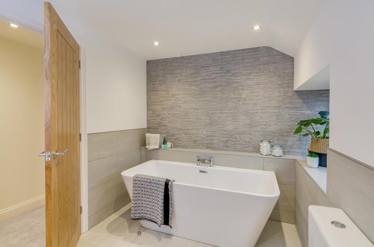 Spacious 6-Bed Home, Near The Norfolk Broads Clippesby Zewnętrze zdjęcie