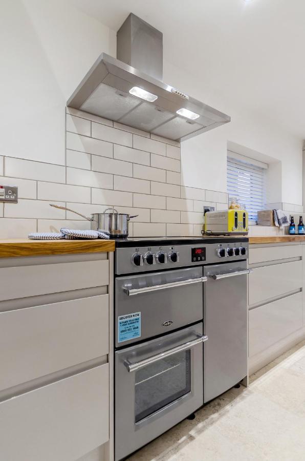 Spacious 6-Bed Home, Near The Norfolk Broads Clippesby Zewnętrze zdjęcie
