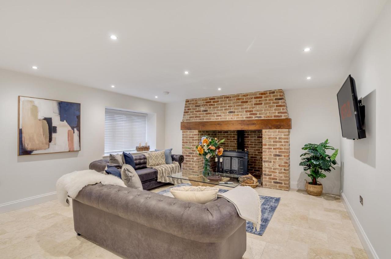 Spacious 6-Bed Home, Near The Norfolk Broads Clippesby Zewnętrze zdjęcie