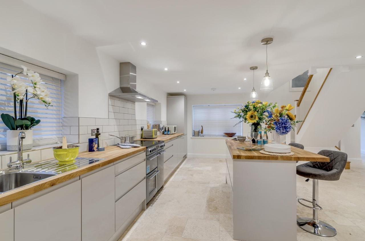 Spacious 6-Bed Home, Near The Norfolk Broads Clippesby Zewnętrze zdjęcie