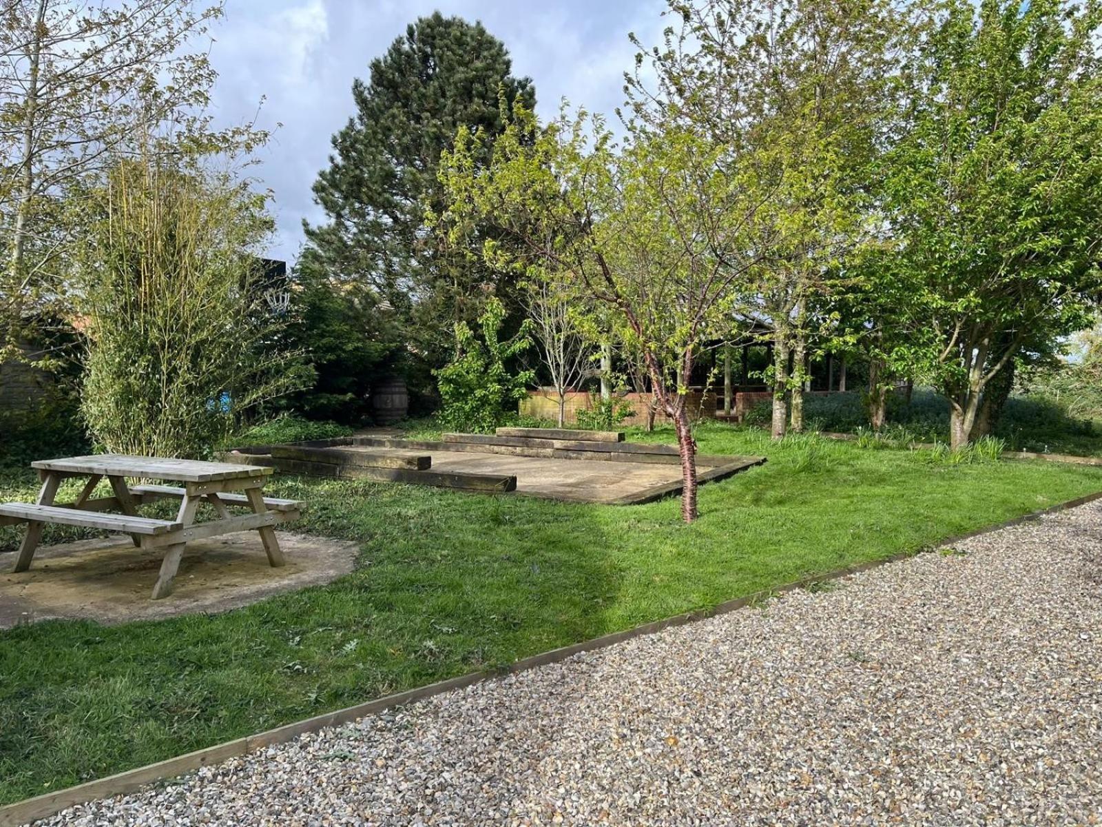 Spacious 6-Bed Home, Near The Norfolk Broads Clippesby Zewnętrze zdjęcie