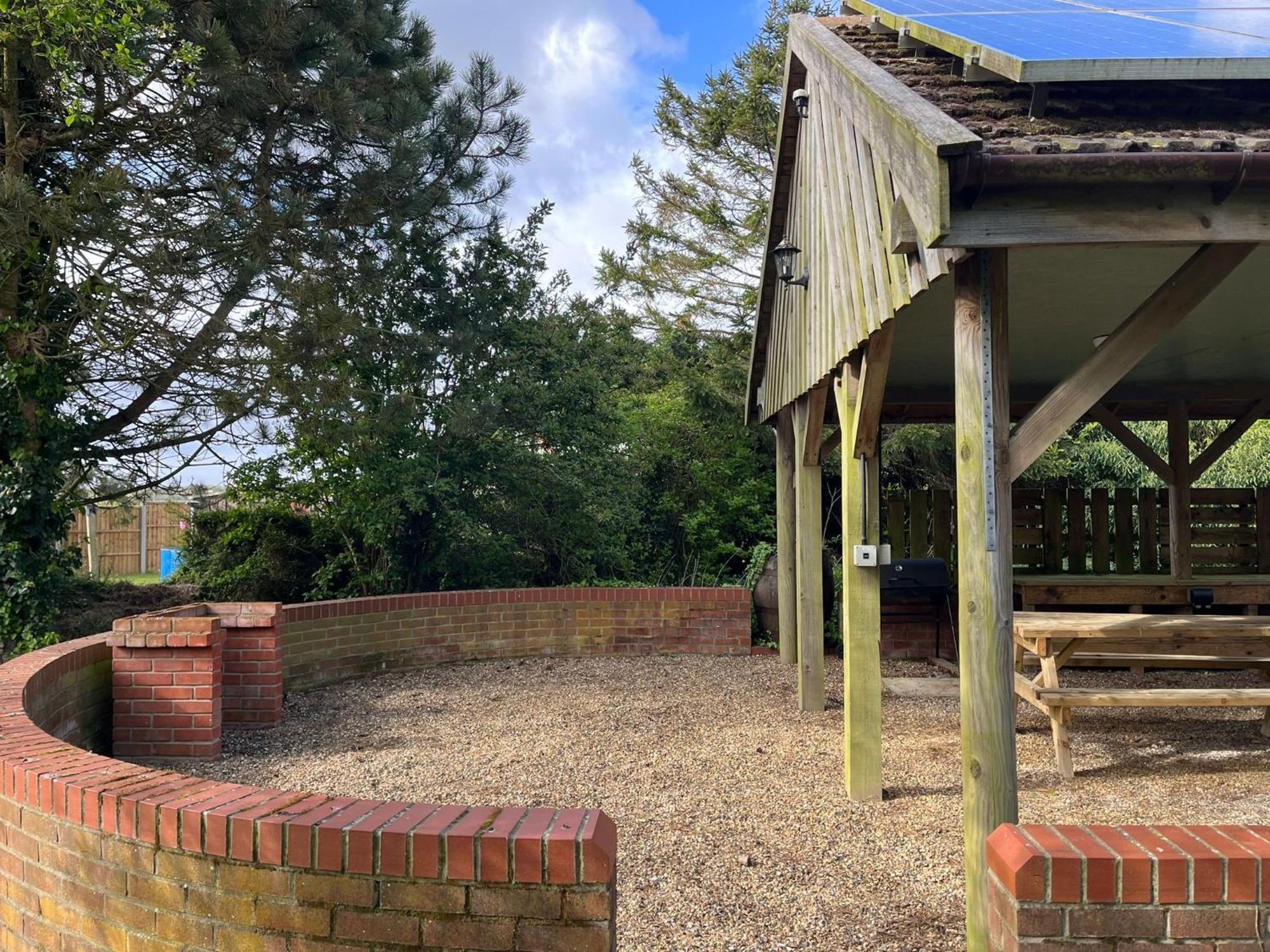 Spacious 6-Bed Home, Near The Norfolk Broads Clippesby Zewnętrze zdjęcie